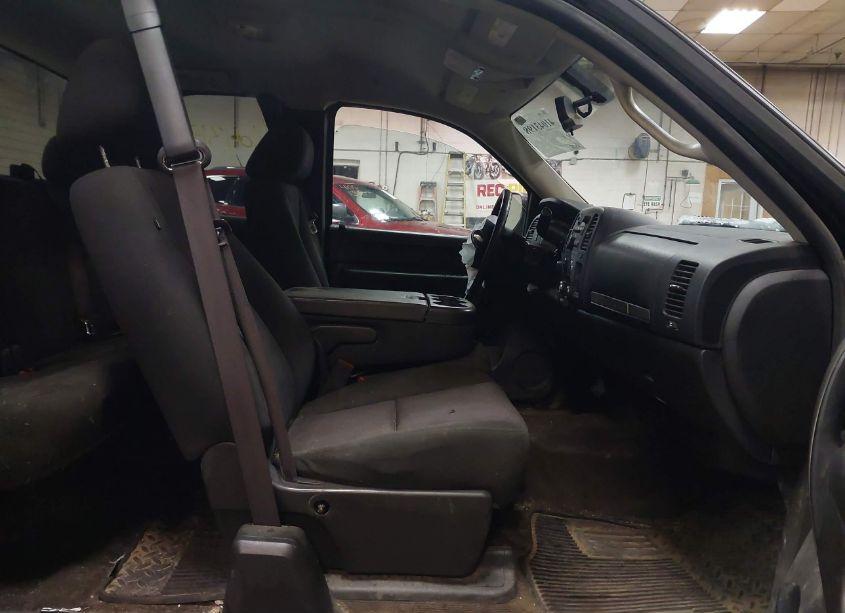 Photo 5 of 2013 Chevrolet Silverado 1500 LT (VIN 1GCRKSE01DZ239158)
