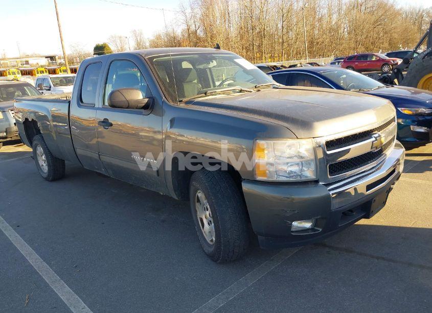 2011 Chevrolet Silverado 1500 LT (VIN 1GCRKSE05BZ382787) main photo