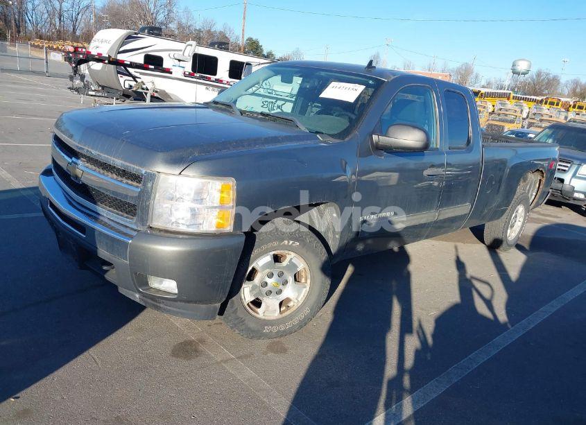Photo 2 of 2011 Chevrolet Silverado 1500 LT (VIN 1GCRKSE05BZ382787)