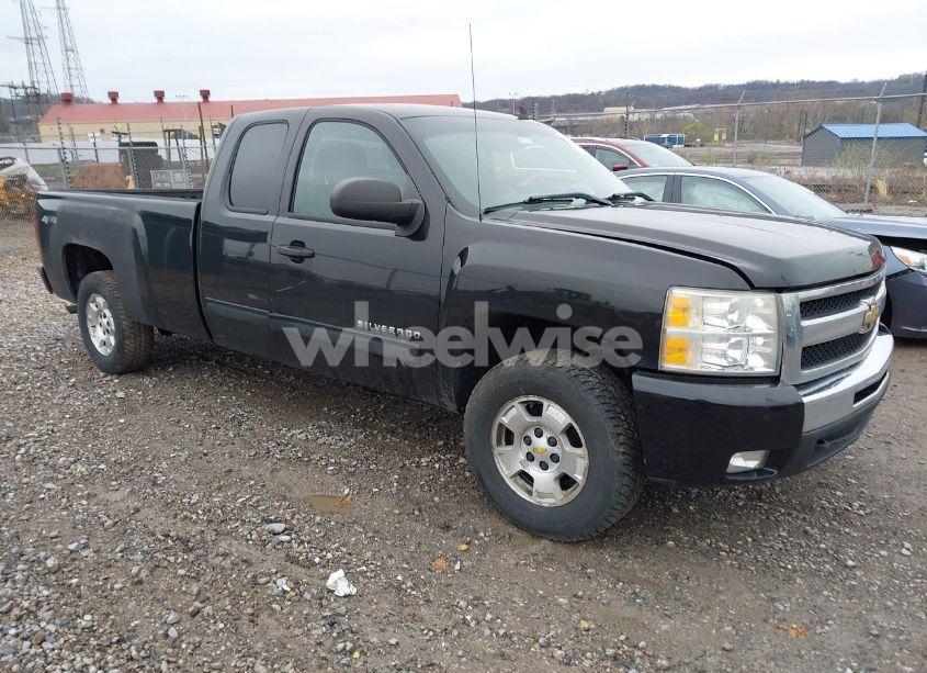 2011 Chevrolet Silverado 1500 LT (VIN 1GCRKSE07BZ441855) main photo