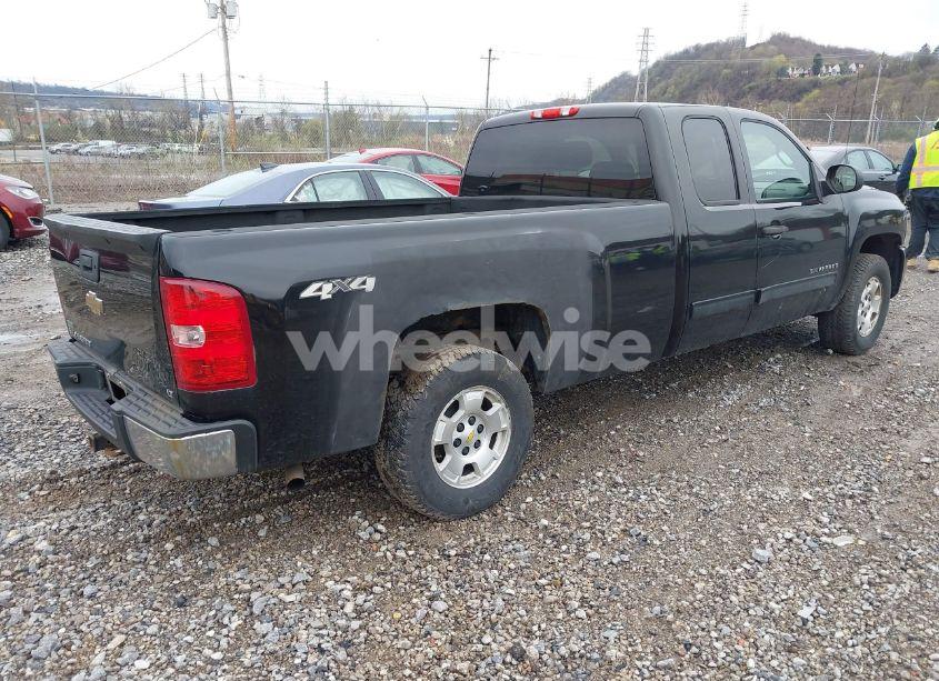 Photo 4 of 2011 Chevrolet Silverado 1500 LT (VIN 1GCRKSE07BZ441855)