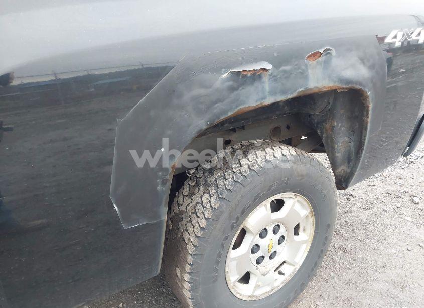 Photo 6 of 2011 Chevrolet Silverado 1500 LT (VIN 1GCRKSE07BZ441855)