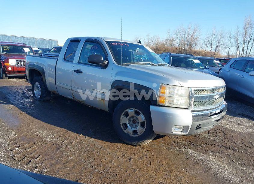 2011 Chevrolet Silverado 1500 LT (VIN 1GCRKSE30BZ147496) main photo