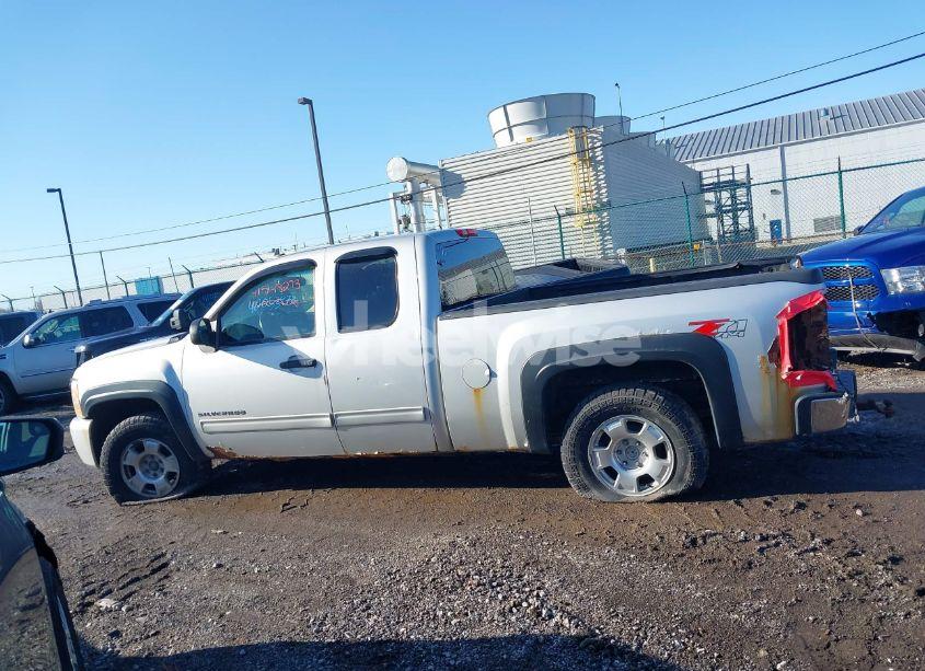 Photo 14 of 2011 Chevrolet Silverado 1500 LT (VIN 1GCRKSE30BZ147496)