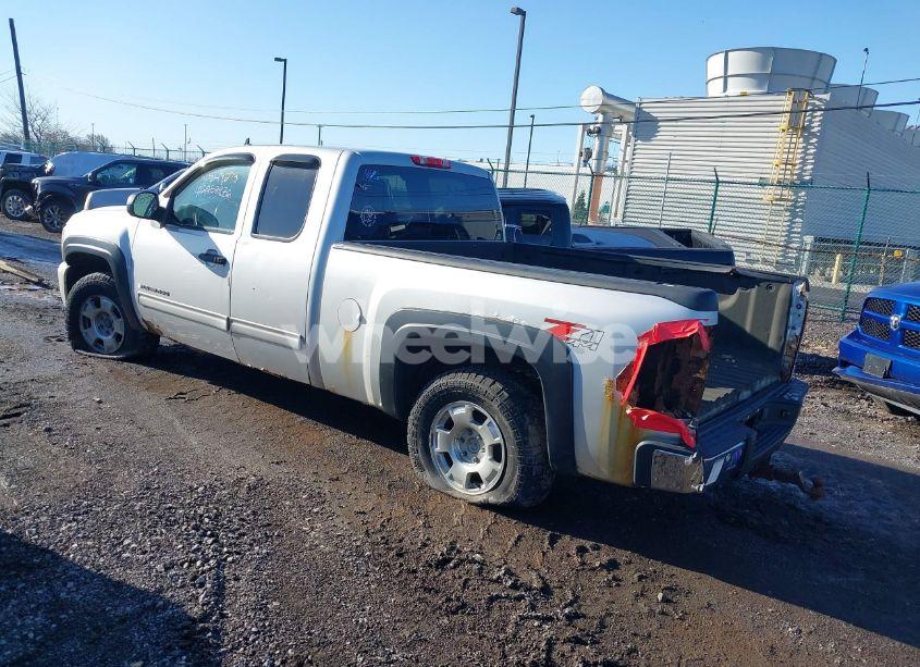 Photo 3 of 2011 Chevrolet Silverado 1500 LT (VIN 1GCRKSE30BZ147496)