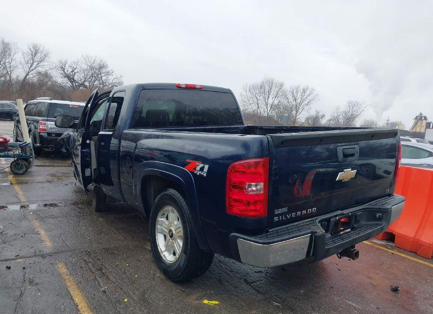 Photo 3 of 2011 Chevrolet Silverado 1500 LT (VIN 1GCRKSE30BZ246156)