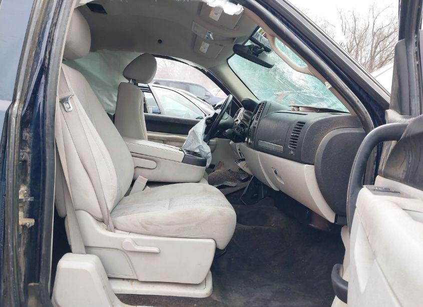 Photo 5 of 2011 Chevrolet Silverado 1500 LT (VIN 1GCRKSE30BZ246156)