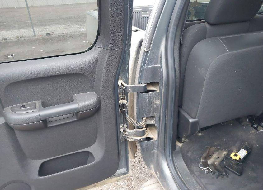 Photo 8 of 2011 Chevrolet Silverado 1500 LT (VIN 1GCRKSE30BZ280002)