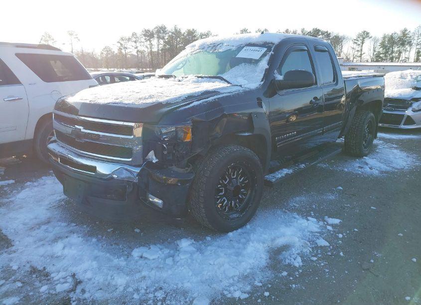 Photo 2 of 2011 Chevrolet Silverado 1500 LT (VIN 1GCRKSE30BZ363722)