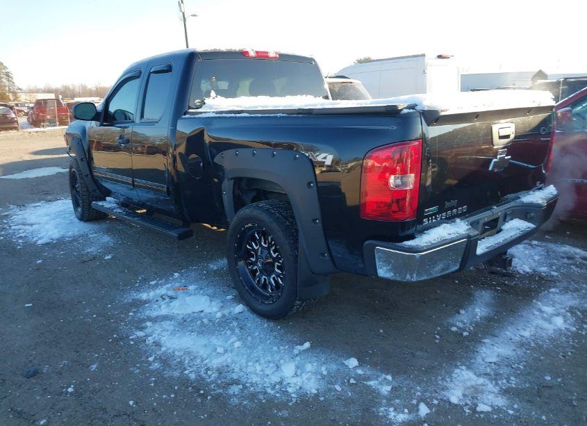 Photo 3 of 2011 Chevrolet Silverado 1500 LT (VIN 1GCRKSE30BZ363722)