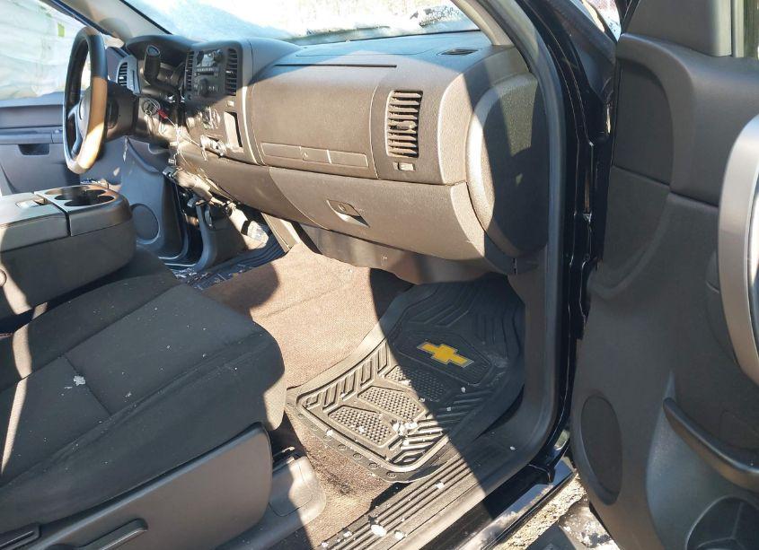 Photo 5 of 2011 Chevrolet Silverado 1500 LT (VIN 1GCRKSE30BZ363722)