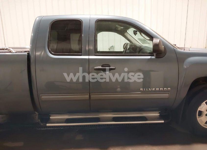 Photo 13 of 2011 Chevrolet Silverado 1500 LT (VIN 1GCRKSE30BZ405483)