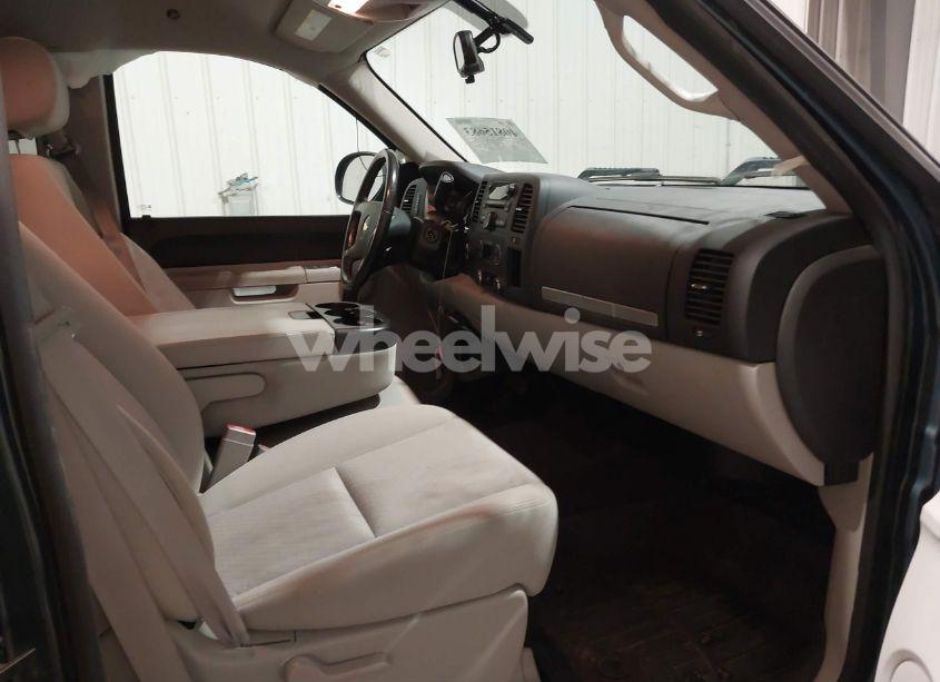 Photo 5 of 2011 Chevrolet Silverado 1500 LT (VIN 1GCRKSE30BZ405483)