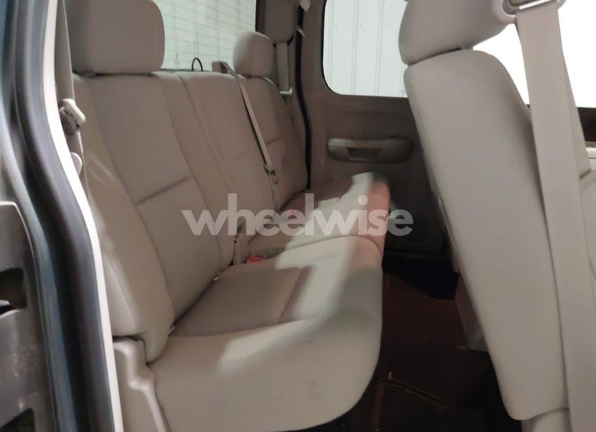 Photo 8 of 2011 Chevrolet Silverado 1500 LT (VIN 1GCRKSE30BZ405483)