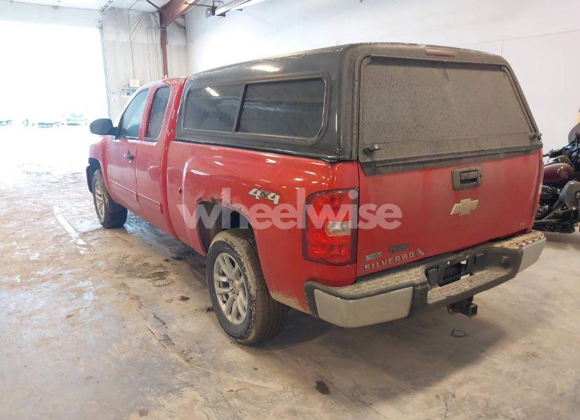 Photo 3 of 2011 Chevrolet Silverado 1500 LT (VIN 1GCRKSE31BZ302122)