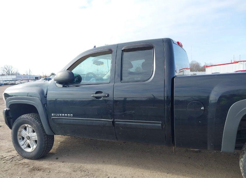 Photo 14 of 2011 Chevrolet Silverado 1500 LT (VIN 1GCRKSE31BZ344273)