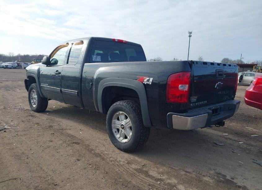 Photo 3 of 2011 Chevrolet Silverado 1500 LT (VIN 1GCRKSE31BZ344273)