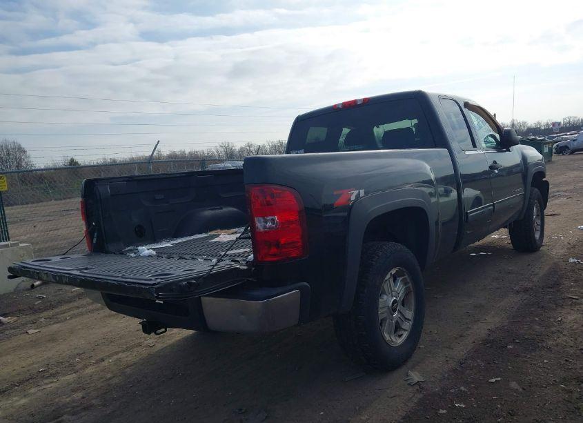 Photo 4 of 2011 Chevrolet Silverado 1500 LT (VIN 1GCRKSE31BZ344273)