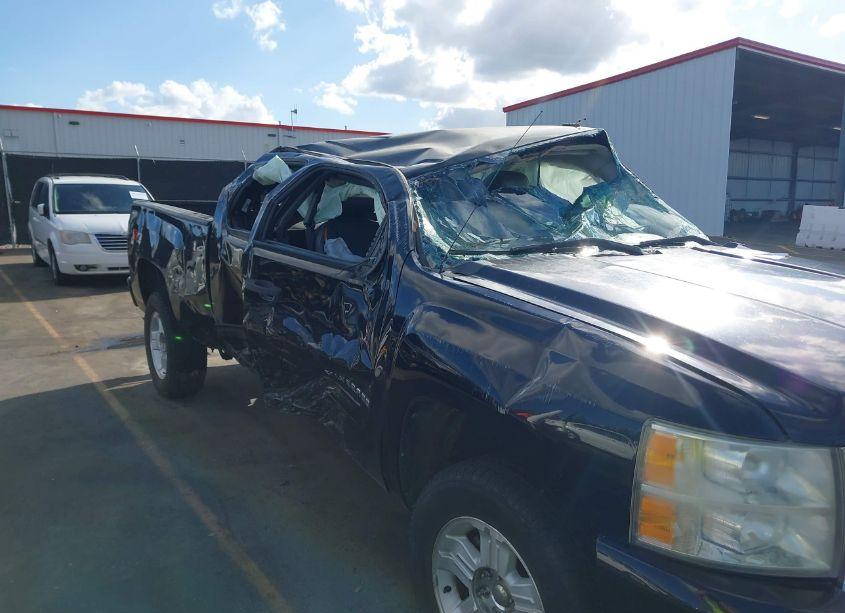 Photo 6 of 2011 Chevrolet Silverado 1500 LT (VIN 1GCRKSE31BZ357007)
