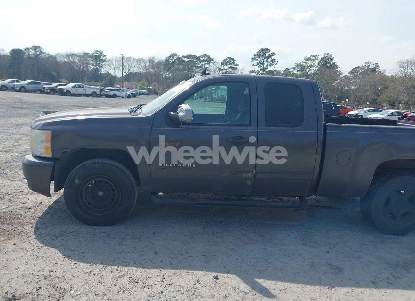 Photo 14 of 2011 Chevrolet Silverado 1500 LT (VIN 1GCRKSE31BZ362126)