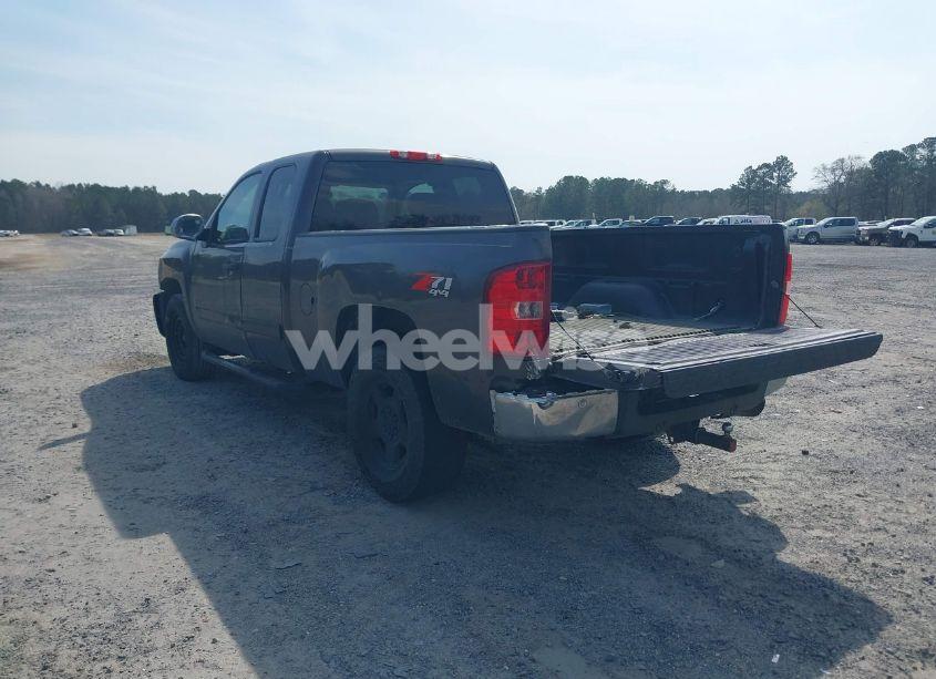 Photo 3 of 2011 Chevrolet Silverado 1500 LT (VIN 1GCRKSE31BZ362126)