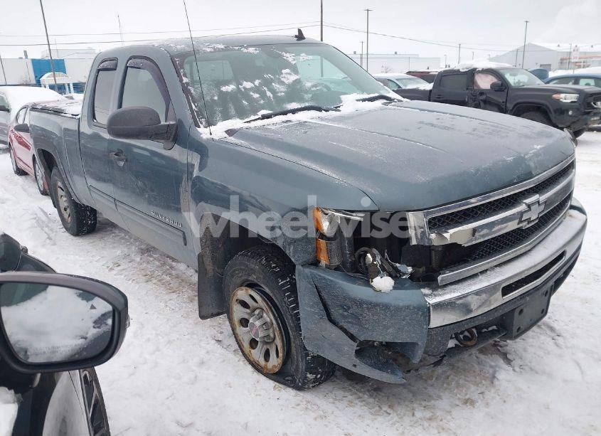 2011 Chevrolet Silverado 1500 LT (VIN 1GCRKSE31BZ385387) main photo