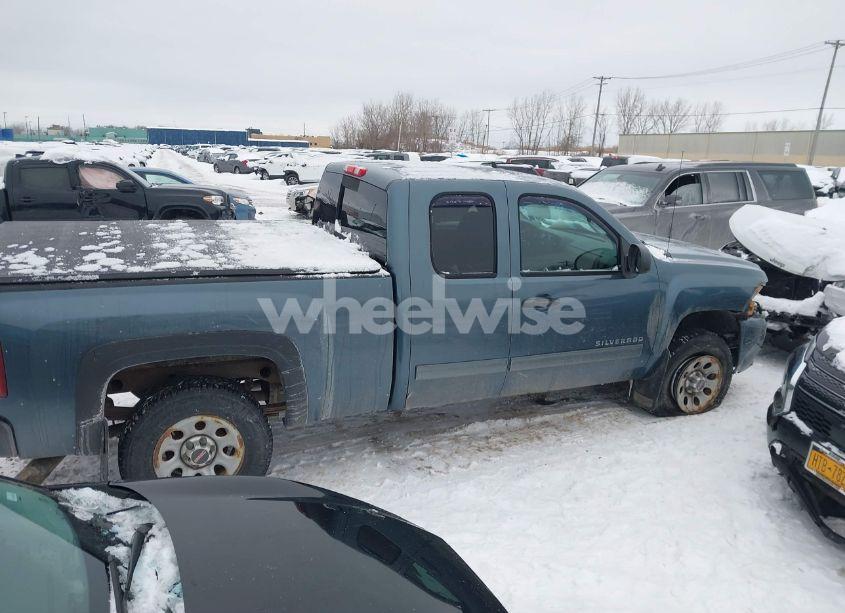 Photo 13 of 2011 Chevrolet Silverado 1500 LT (VIN 1GCRKSE31BZ385387)