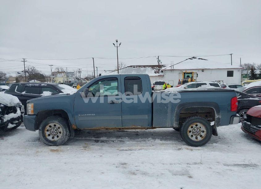 Photo 14 of 2011 Chevrolet Silverado 1500 LT (VIN 1GCRKSE31BZ385387)