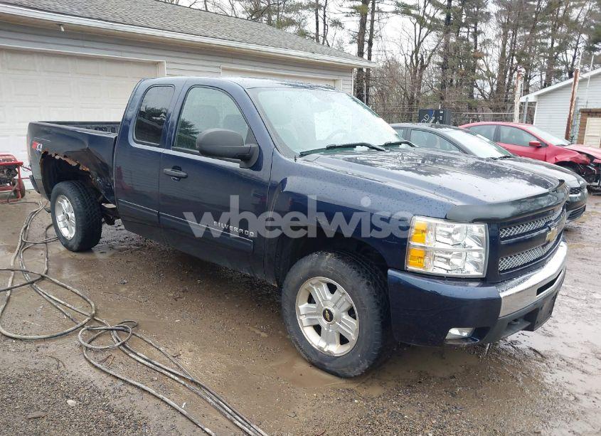 2011 Chevrolet Silverado 1500 LT (VIN 1GCRKSE31BZ391173) main photo