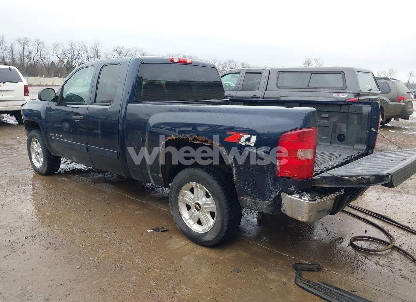 Photo 3 of 2011 Chevrolet Silverado 1500 LT (VIN 1GCRKSE31BZ391173)