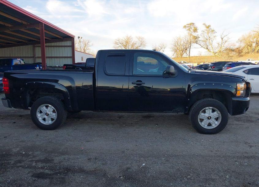 Photo 13 of 2011 Chevrolet Silverado 1500 LT (VIN 1GCRKSE31BZ401801)