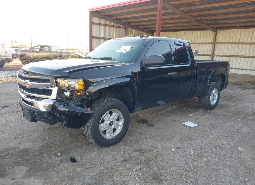 Photo 2 of 2011 Chevrolet Silverado 1500 LT (VIN 1GCRKSE31BZ401801)