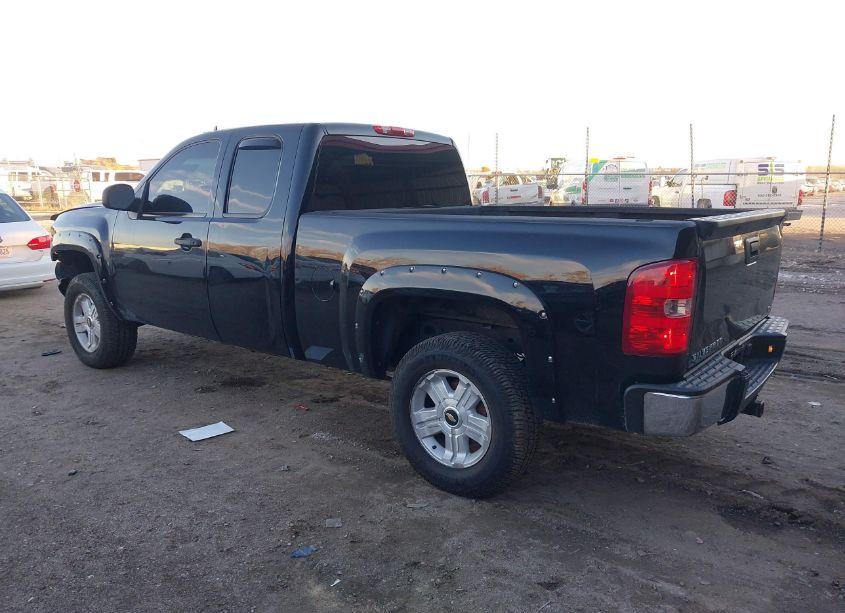 Photo 3 of 2011 Chevrolet Silverado 1500 LT (VIN 1GCRKSE31BZ401801)