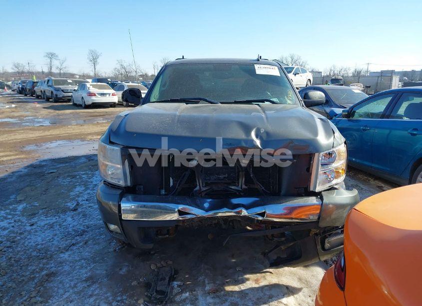 Photo 12 of 2011 Chevrolet Silverado 1500 LT (VIN 1GCRKSE31BZ410868)