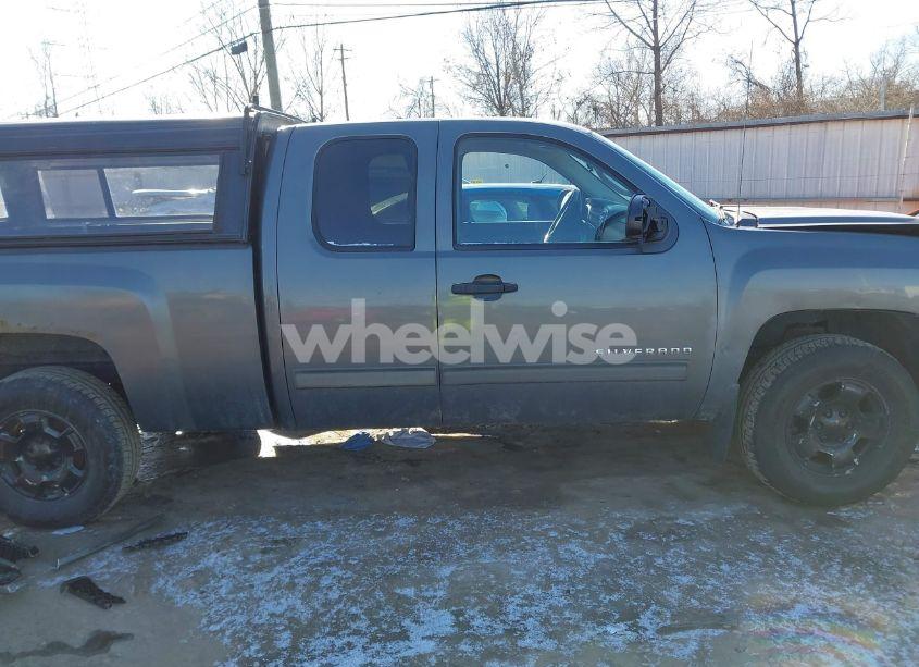 Photo 13 of 2011 Chevrolet Silverado 1500 LT (VIN 1GCRKSE31BZ410868)