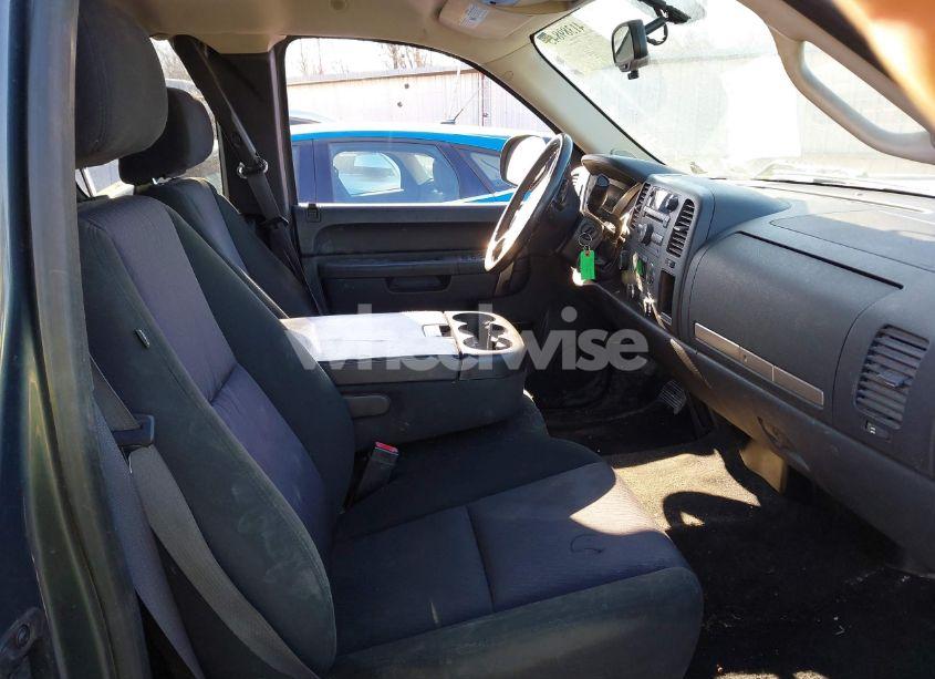 Photo 5 of 2011 Chevrolet Silverado 1500 LT (VIN 1GCRKSE31BZ410868)