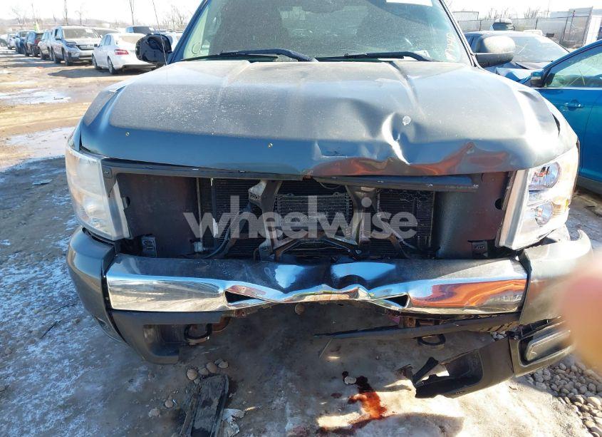 Photo 6 of 2011 Chevrolet Silverado 1500 LT (VIN 1GCRKSE31BZ410868)