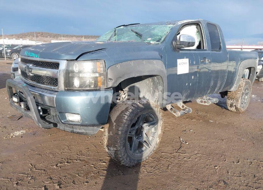 Photo 2 of 2011 Chevrolet Silverado 1500 LT (VIN 1GCRKSE31BZ431820)