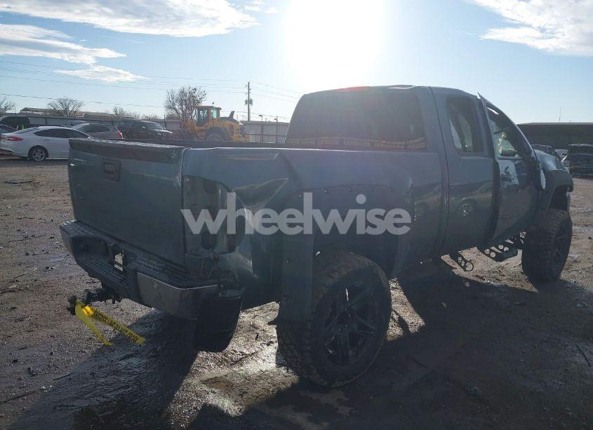 Photo 4 of 2011 Chevrolet Silverado 1500 LT (VIN 1GCRKSE31BZ431820)
