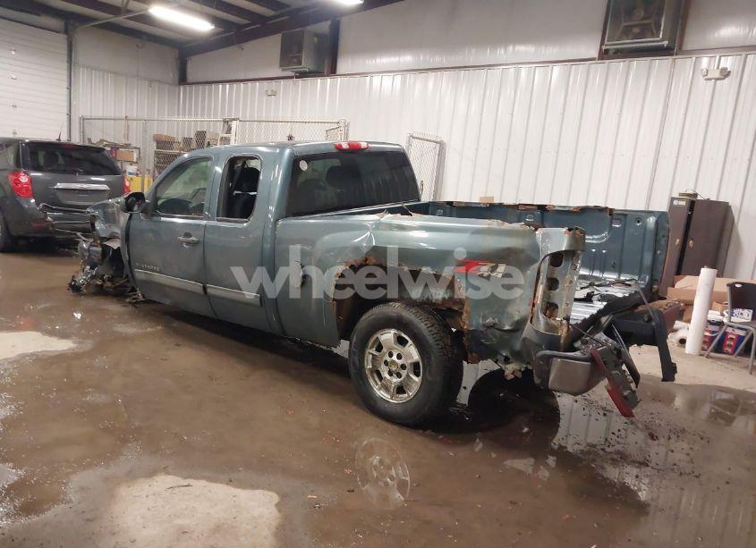 Photo 3 of 2011 Chevrolet Silverado 1500 LT (VIN 1GCRKSE31BZ441182)