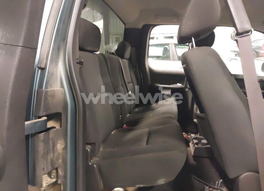 Photo 8 of 2011 Chevrolet Silverado 1500 LT (VIN 1GCRKSE31BZ441182)