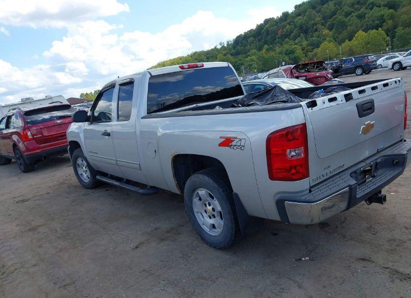 Photo 3 of 2011 Chevrolet Silverado 1500 LT (VIN 1GCRKSE32BZ205088)