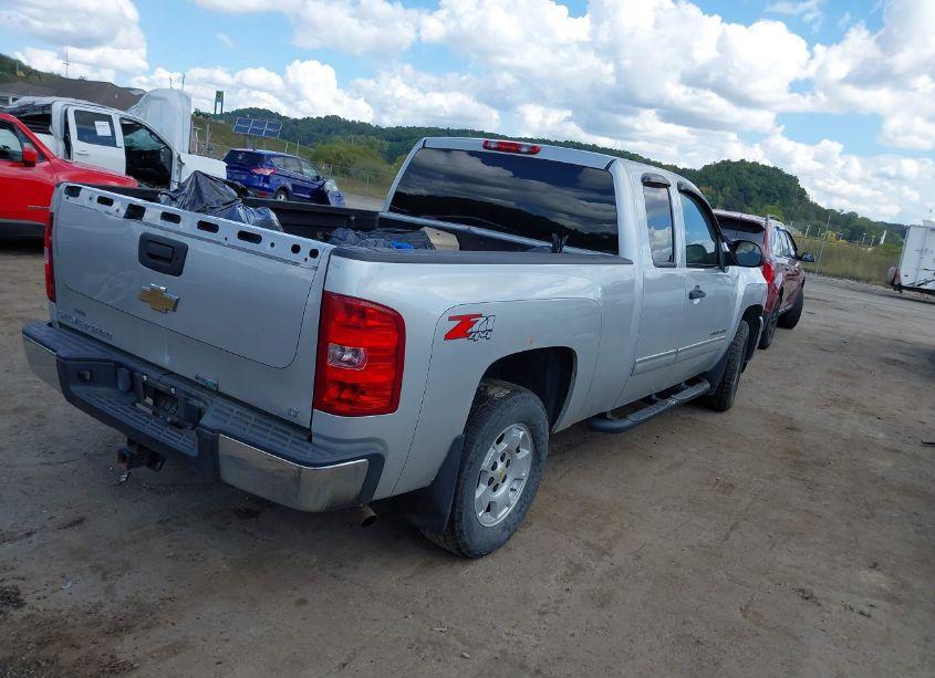 Photo 4 of 2011 Chevrolet Silverado 1500 LT (VIN 1GCRKSE32BZ205088)