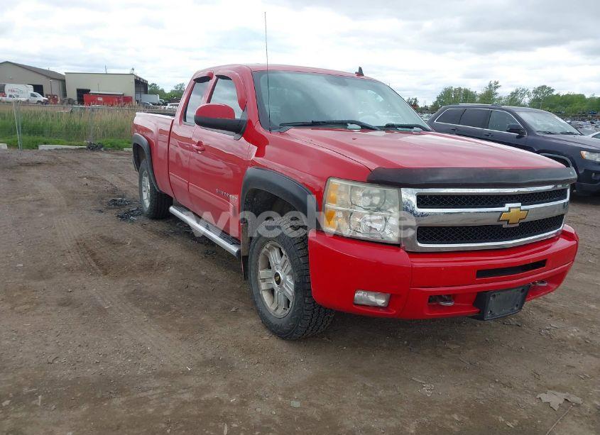 2011 Chevrolet Silverado 1500 LT (VIN 1GCRKSE32BZ257269) main photo