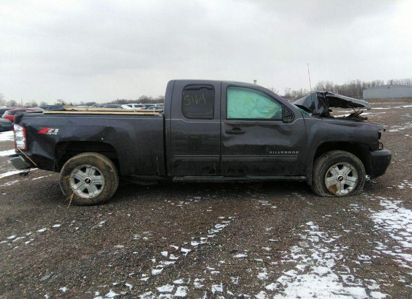 Photo 13 of 2011 Chevrolet Silverado 1500 LT (VIN 1GCRKSE32BZ325618)