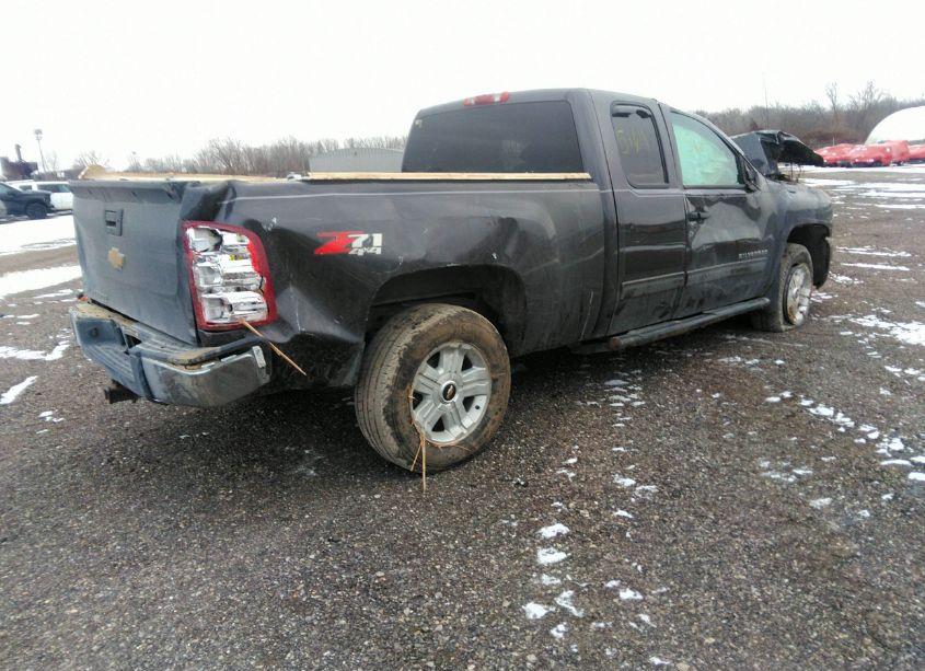 Photo 4 of 2011 Chevrolet Silverado 1500 LT (VIN 1GCRKSE32BZ325618)
