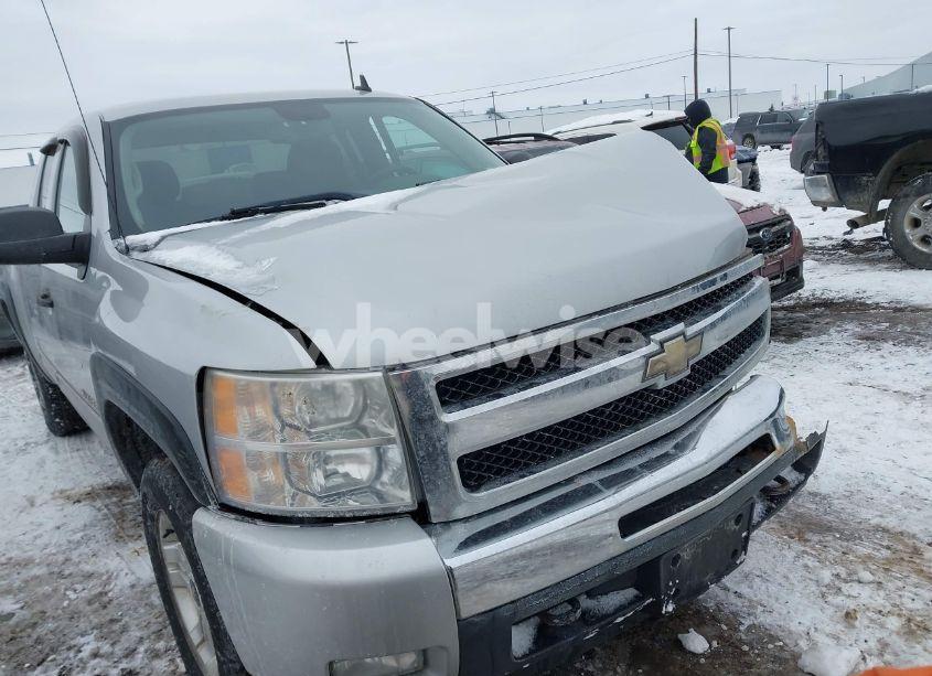 2011 Chevrolet Silverado 1500 LT (VIN 1GCRKSE32BZ344038) main photo