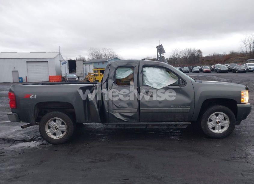 Photo 13 of 2011 Chevrolet Silverado 1500 LT (VIN 1GCRKSE32BZ351913)