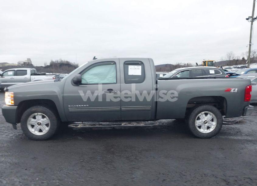Photo 14 of 2011 Chevrolet Silverado 1500 LT (VIN 1GCRKSE32BZ351913)