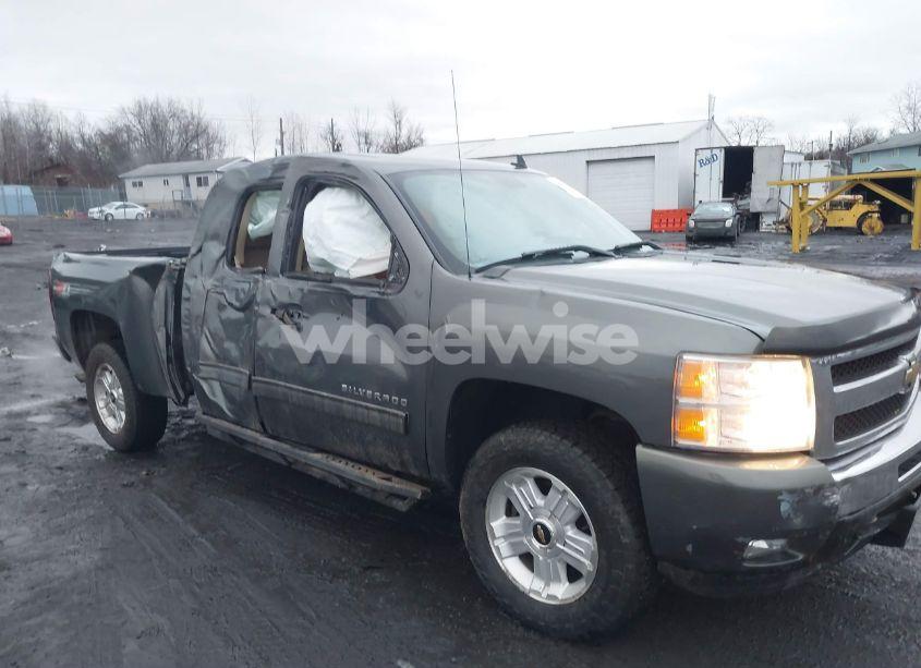 Photo 6 of 2011 Chevrolet Silverado 1500 LT (VIN 1GCRKSE32BZ351913)